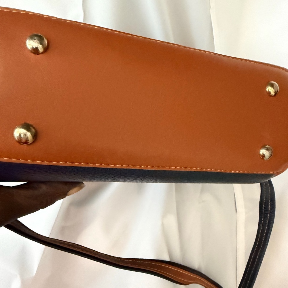 Dooney & Bourke Essex Crossbody bag Vintage pebble grain leather - Picture 4 of 5